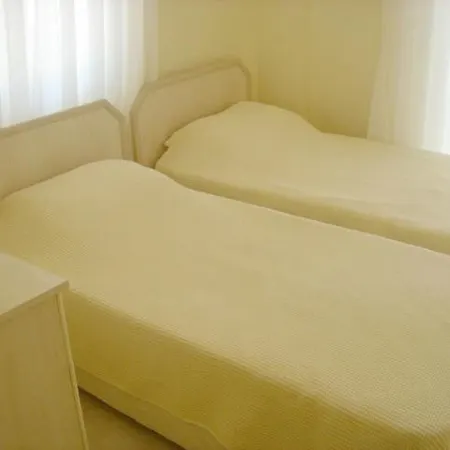 דירה Sleeps 6 Pool Air Con Wifi
