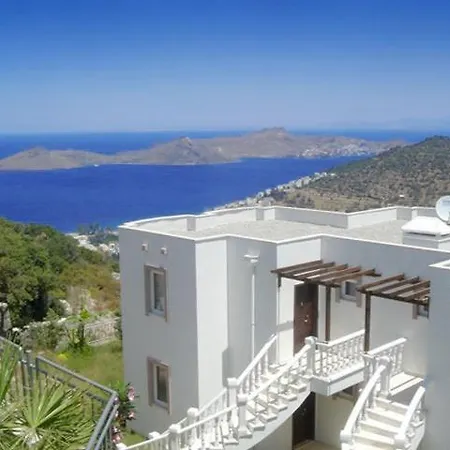 Апартаменты Sleeps 6 Pool Air Con Wifi